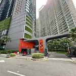 Sky Suites Blush 3Br Suite At Klcc